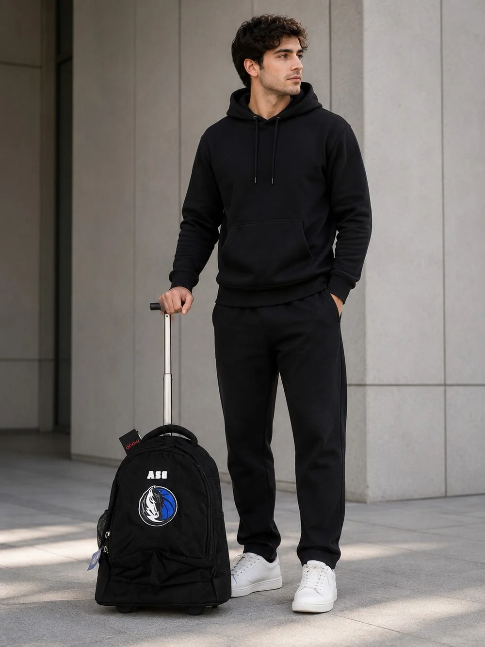 Glenco Black Backpack with Branded Luggage Tag